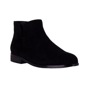Wanted Women's Dipper Ankle Bootie with V Cut Detail Boots Black Size 6 1/2